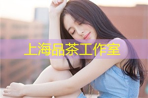 你还可以向专业的茶艺师学习品茗的技巧